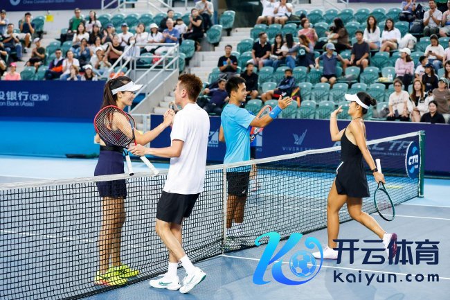 左起：张玲、洪永城、孙发京、韦想佳